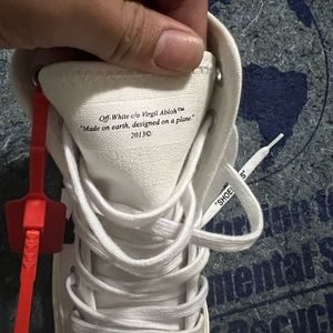 Off White Vulcanized Mid Top